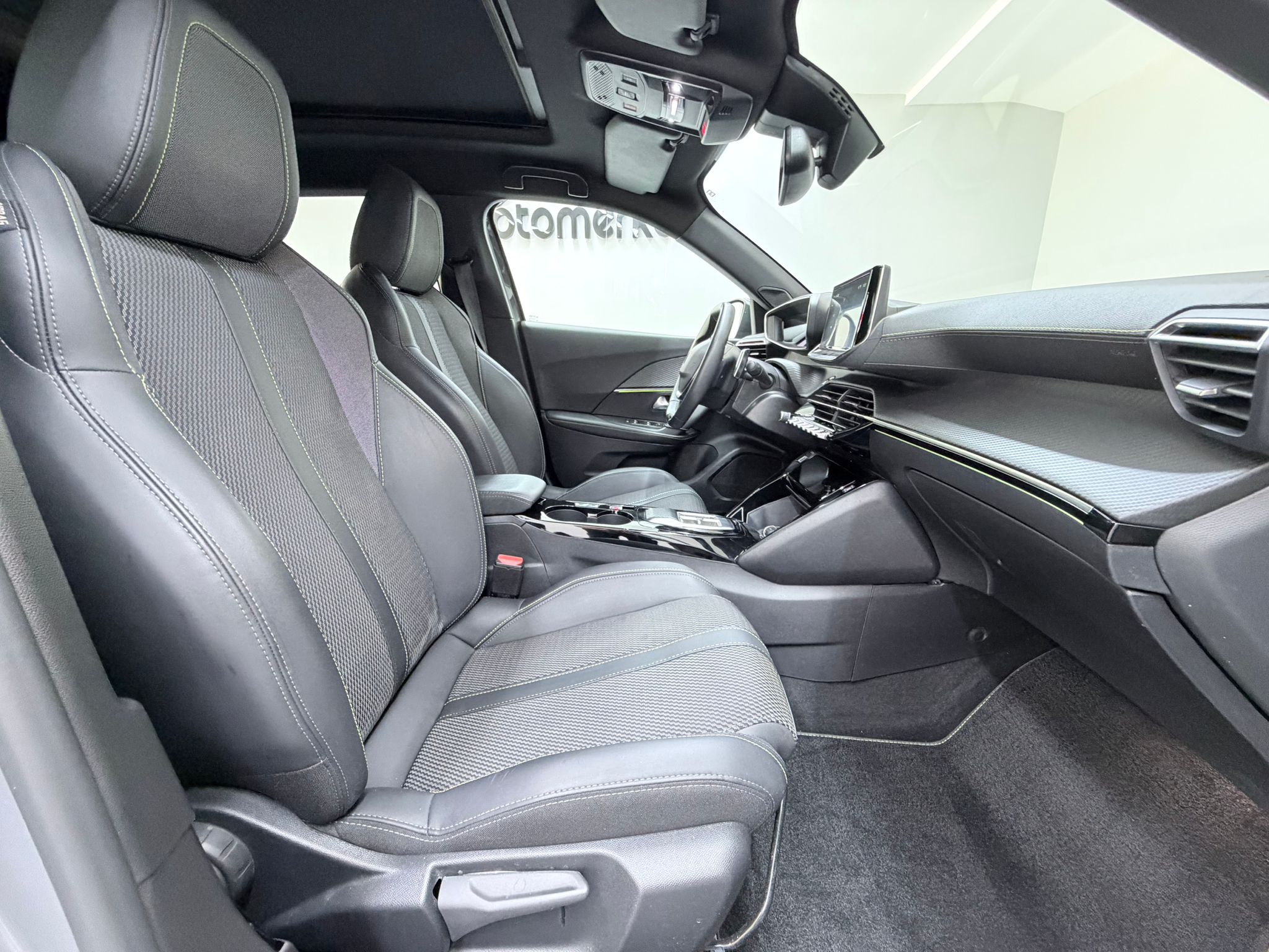 PEUGEOT 2008 21